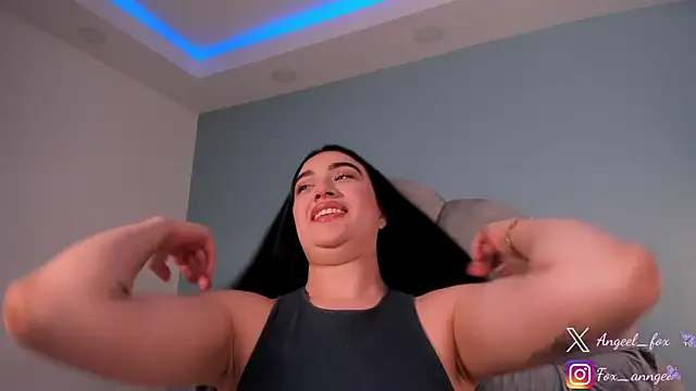 Snapshot of angeel_fox chatting on September 11, 4:56 am angeel fox online show from September 11, 4:56 am