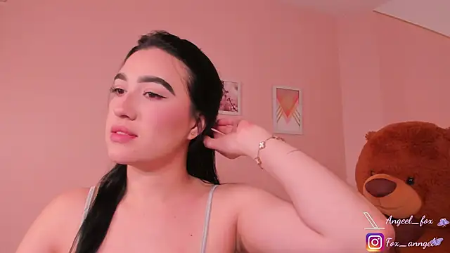 Snapshot of angeel_fox chatting on September 17, 4:03 am angeel fox online show from September 17, 4:03 am