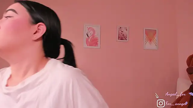 Snapshot of angeel_fox chatting on September 30, 2:49 am angeel fox online show from September 30, 2:49 am