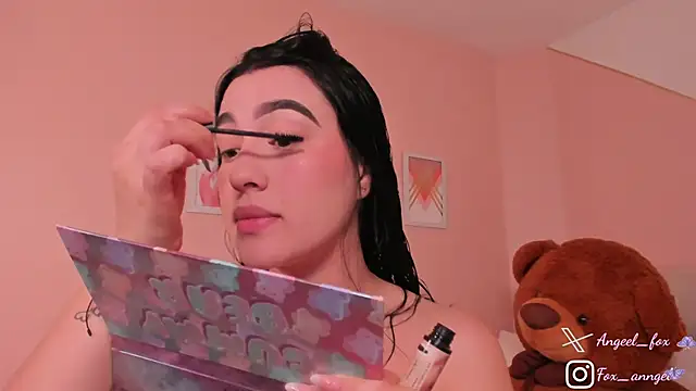 Snapshot of angeel_fox chatting on October 28, 3:43 am angeel fox online show from October 28, 3:43 am