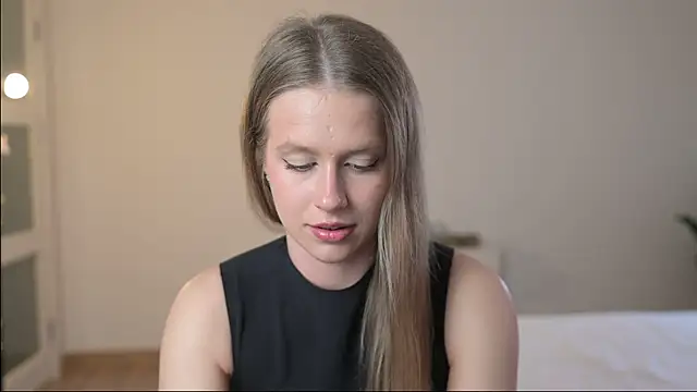 ella twinkl online show from May 22, 6:46 pm