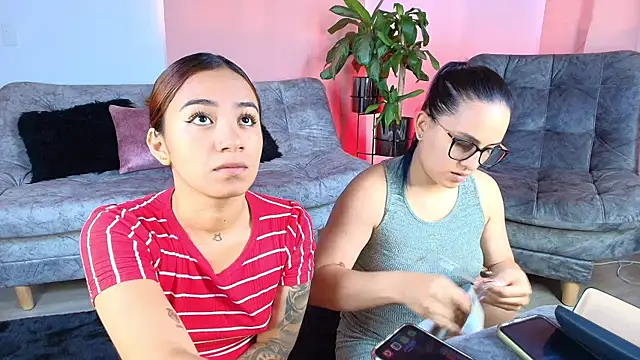 Snapshot of Jules_n_Gia chatting on October 14, 2:40 pm Jules n Gia online show from October 14, 2:40 pm