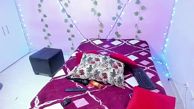 ambersmitx online show from December 5, 1:49 pm