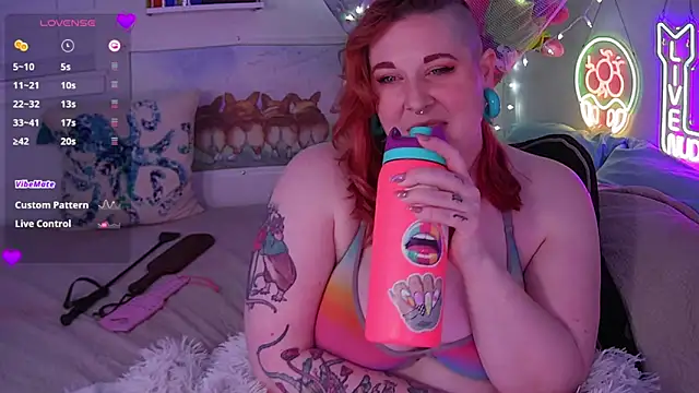 Snapshot of opalreigning chatting on December 30, 8:21 am opalreigning online show from December 30, 8:21 am