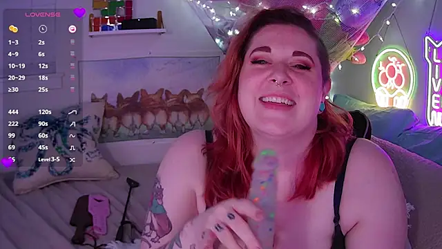 Snapshot of opalreigning chatting on February 23, 10:49 am opalreigning online show from February 23, 10:49 am