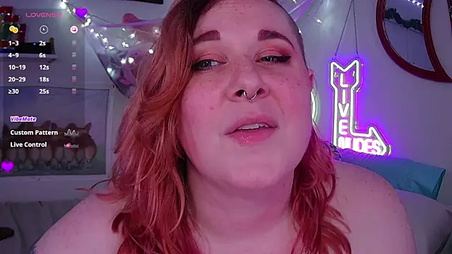 Snapshot of opalreigning chatting on March 10, 11:53 am opalreigning online show from March 10, 11:53 am