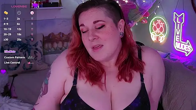 Snapshot of opalreigning chatting on March 21, 6:49 am opalreigning online show from March 21, 6:49 am