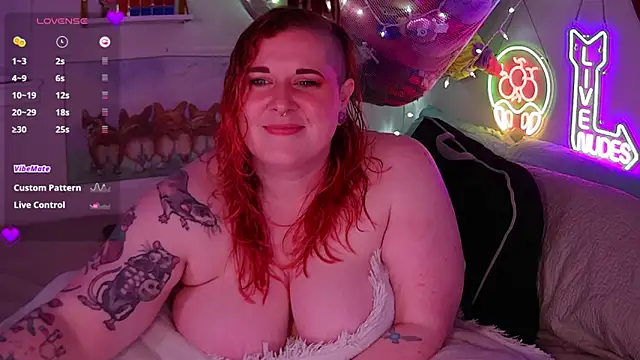 Snapshot of opalreigning chatting on October 15, 9:20 am opalreigning online show from October 15, 9:20 am