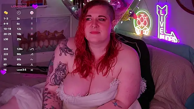 Snapshot of opalreigning chatting on October 16, 9:43 am opalreigning online show from October 16, 9:43 am