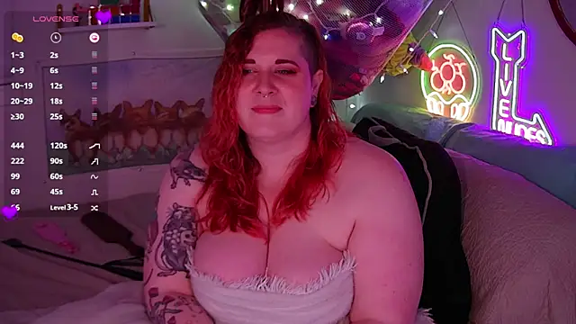 Snapshot of opalreigning chatting on October 27, 8:18 am opalreigning online show from October 27, 8:18 am