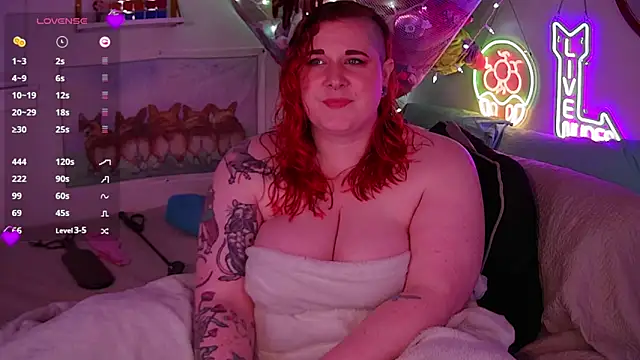 Snapshot of opalreigning chatting on November 3, 11:11 am opalreigning online show from November 3, 11:11 am