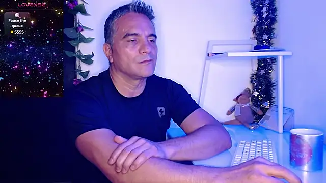 golden punisher online show from December 11, 8:15 am