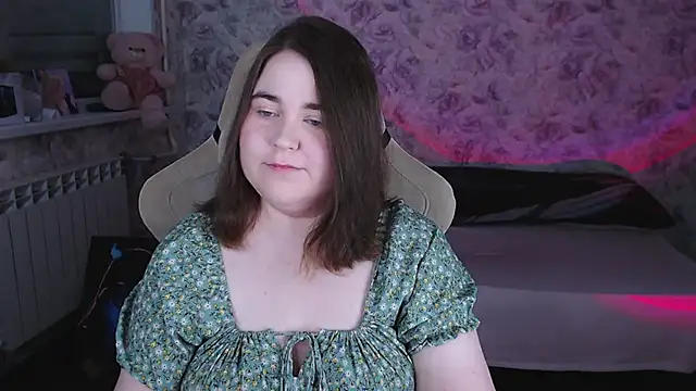 Estelle Hicks online show from April 28, 6:57 pm