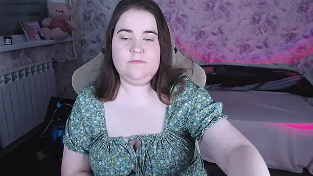 Estelle Hicks online show from May 7, 6:46 pm