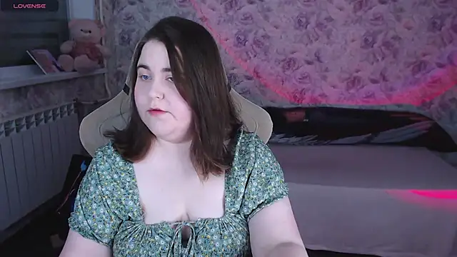 Estelle Hicks online show from May 10, 7:08 pm