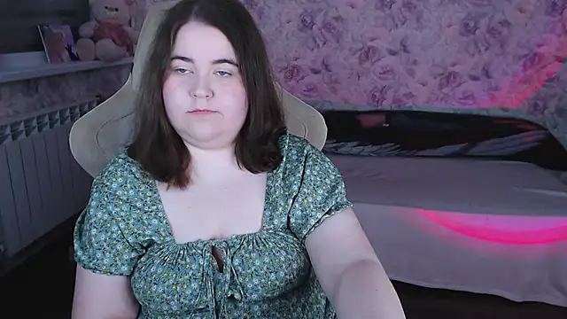 Estelle Hicks online show from May 18, 6:58 pm