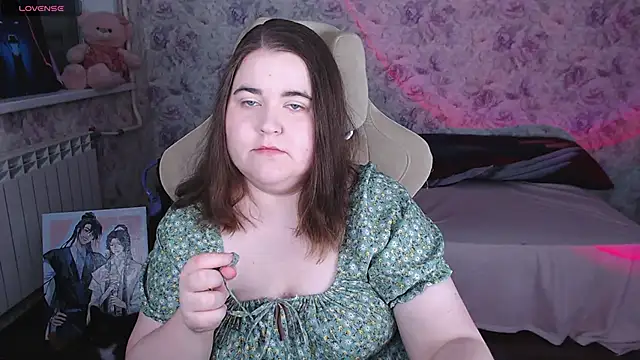Estelle Hicks online show from June 3, 6:57 pm