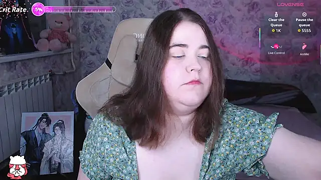 Estelle Hicks online show from June 13, 7:12 pm