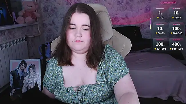 Estelle Hicks online show from June 16, 7:27 pm