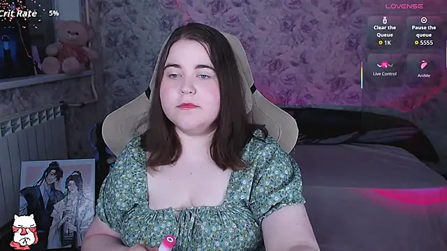 Estelle Hicks online show from June 19, 7:17 pm