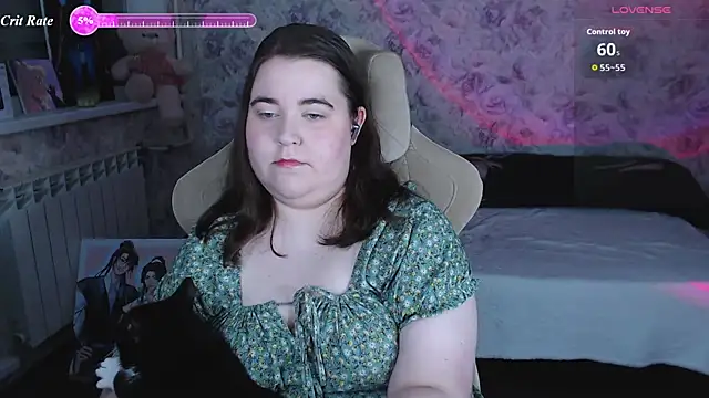 Estelle Hicks online show from August 2, 7:45 pm