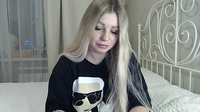 Snapshot of ShyEvaa chatting on January 24, 2:08 pm ShyEvaa online show from January 24, 2:08 pm