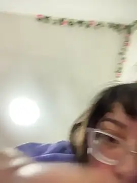 Snapshot of indiegirl666 chatting on October 21, 5:19 am indiegirl666 online show from October 21, 5:19 am