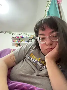 Snapshot of indiegirl666 chatting on October 28, 5:33 am indiegirl666 online show from October 28, 5:33 am