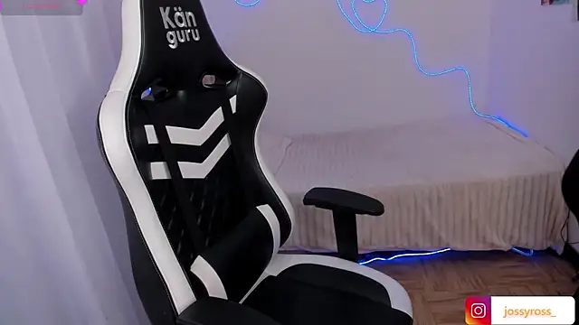 Victoryyy  online show from November 14, 8:40 pm