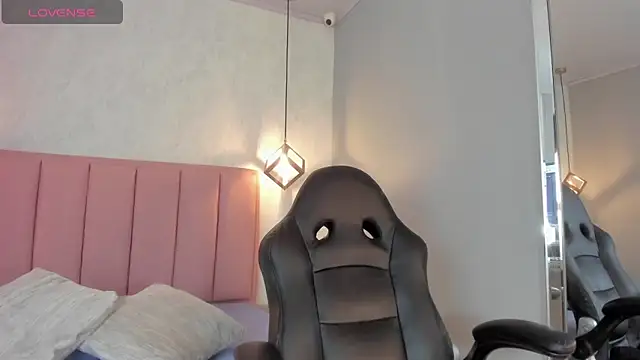 Snapshot of SUNNYCYRUS chatting on October 21, 12:50 pm SUNNYCYRUS online show from October 21, 12:50 pm