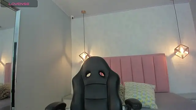 Snapshot of SUNNYCYRUS chatting on November 10, 12:37 pm SUNNYCYRUS online show from November 10, 12:37 pm