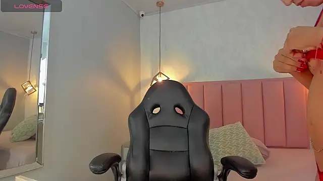 SUNNYCYRUS online show from March 3, 12:33 pm