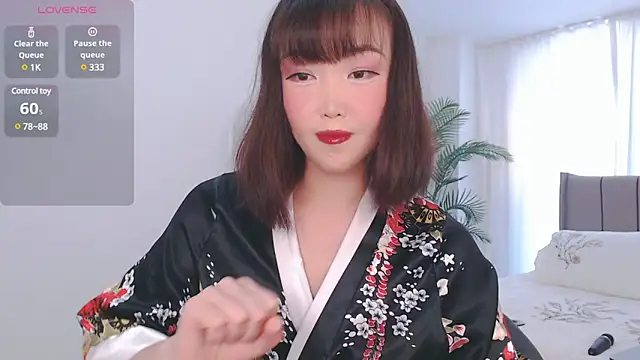 Snapshot of TumiLio chatting on March 12, 2:34 pm TumiLio online show from March 12, 2:34 pm