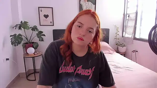Snapshot of sophia_goth chatting on June 22, 3:20 pm sophia goth online show from June 22, 3:20 pm