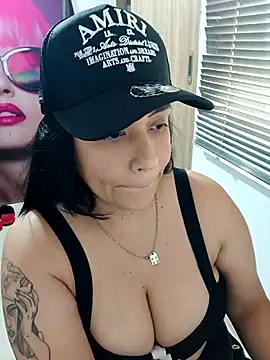 Snapshot of marta201_alfaro chatting on November 13, 6:51 pm marta201 alfaro online show from November 13, 6:51 pm