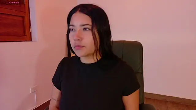 Snapshot of Susy_thomson chatting on December 14, 1:55 am Susy thomson online show from December 14, 1:55 am