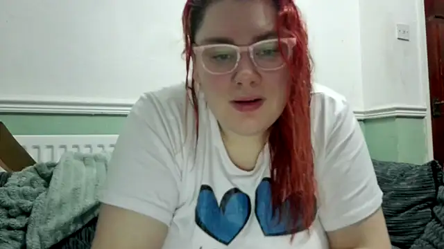 Snapshot of Bustycurves chatting on December 29, 10:36 pm Bustycurves online show from December 29, 10:36 pm