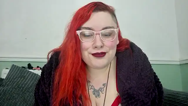 Snapshot of Bustycurves chatting on February 9, 1:44 am Bustycurves online show from February 9, 1:44 am