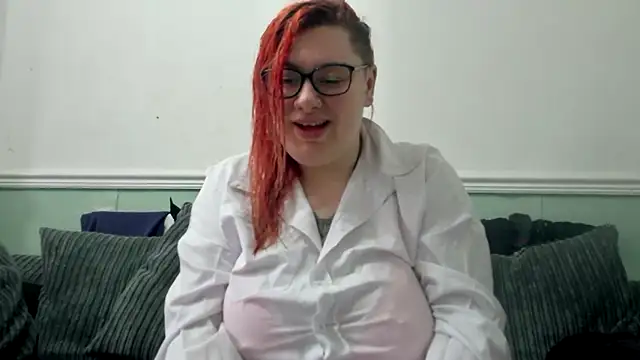 Snapshot of Bustycurves chatting on February 21, 11:01 am Bustycurves online show from February 21, 11:01 am