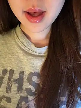 minmin2kk5 online show from June 17, 1:52 am