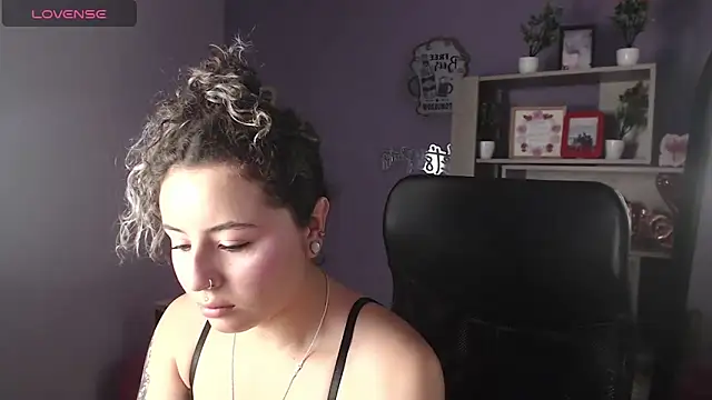 Snapshot of celeste_blue69 chatting on March 2, 2:51 am celeste blue69 online show from March 2, 2:51 am