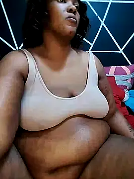 Snapshot of YummyChocolatexx2 chatting on June 28, 9:15 am YummyChocolatexx2 online show from June 28, 9:15 am