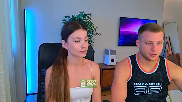 Jony and Jessica online show from June 23, 4:32 am