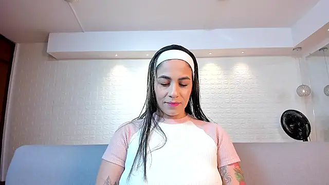 violet scott online show from November 22, 10:36 am