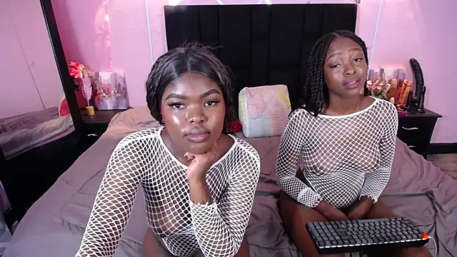 Snapshot of Nicole_Colette_ chatting on September 12, 4:07 pm Nicole Colette online show from September 12, 4:07 pm