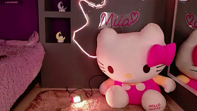 Snapshot of miia__baker chatting on July 8, 12:09 pm miia baker online show from July 8, 12:09 pm