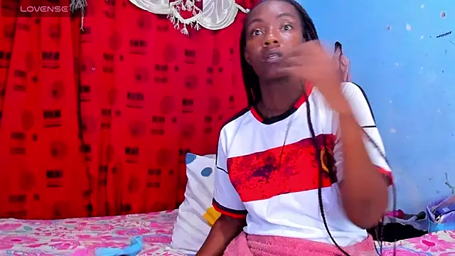 Sandyhamilttoon online show from November 15, 12:30 am