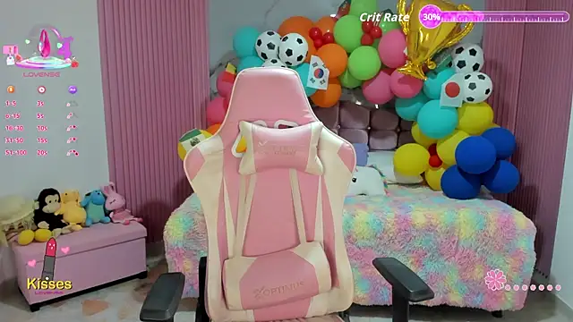 Snapshot of Yuli_16 chatting on July 18, 11:03 am Yuli 16 online show from July 18, 11:03 am