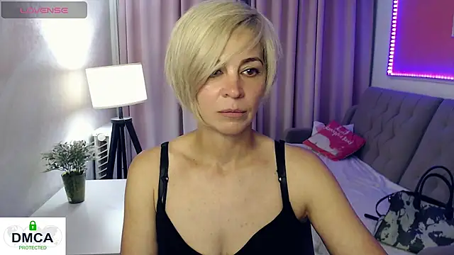 Blonde lola444 online show from June 29, 7:36 pm