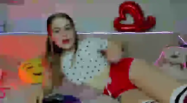 Snapshot of EliLynch chatting on February 15, 5:50 pm EliLynch online show from February 15, 5:50 pm